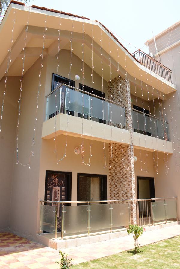 Malhar Bungalow 潘奇加尼 外观 照片