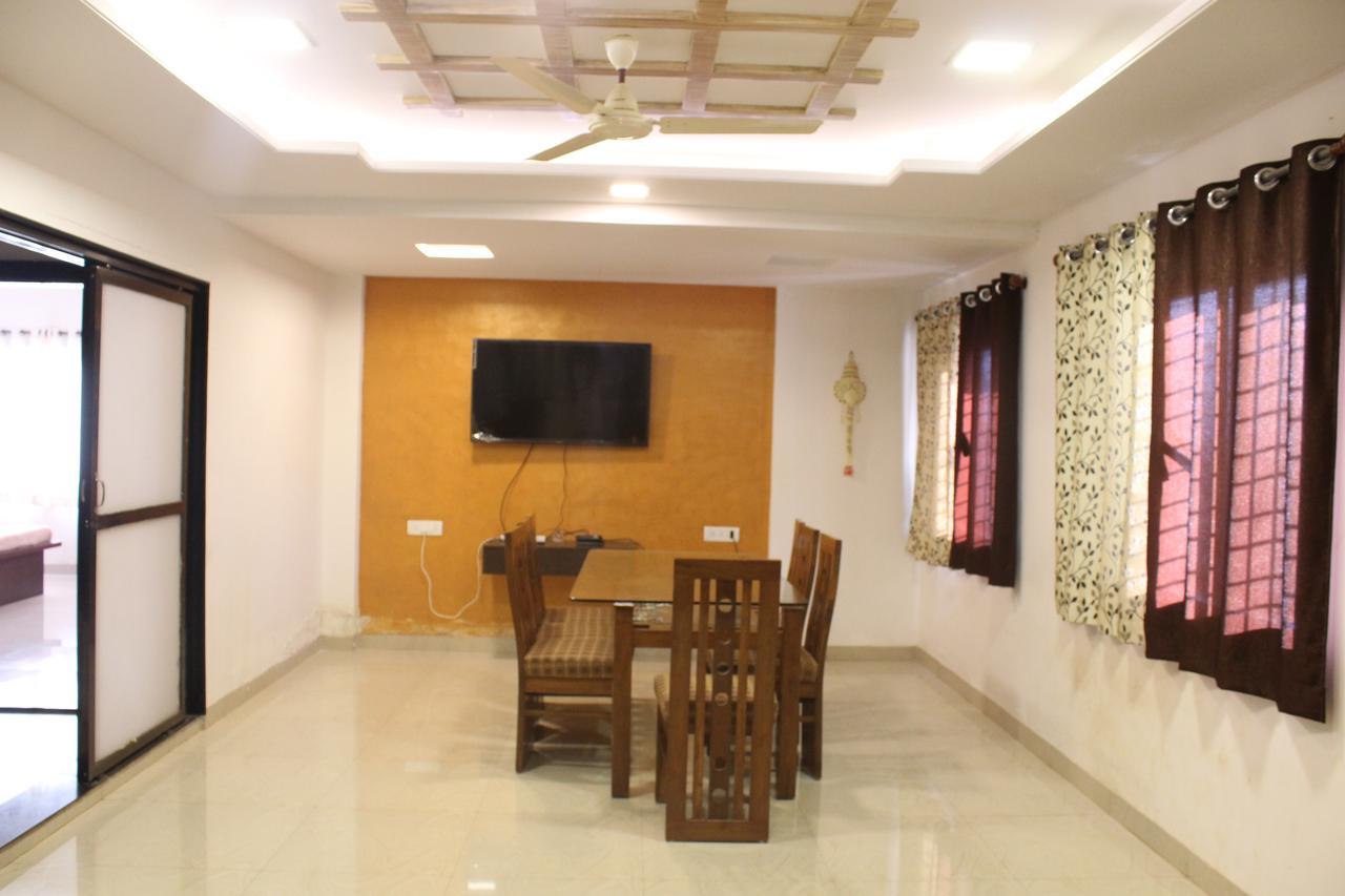Malhar Bungalow 潘奇加尼 外观 照片